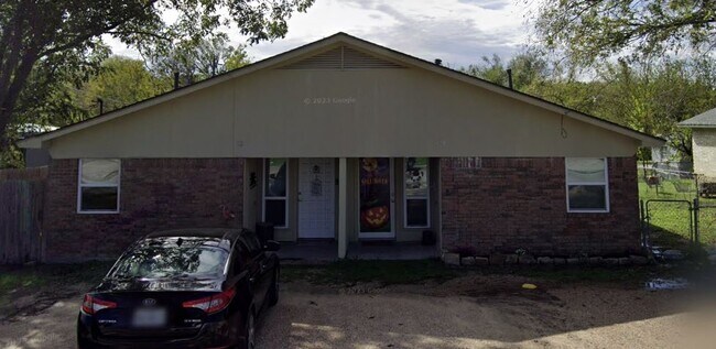 Building Photo - 126 Oak Hill Dr