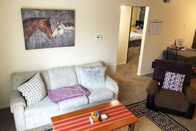 Building Photo - 920 Moro St