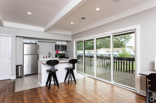 Interior Photo - TOWNHOMES AT FAIRWAYS