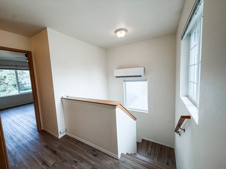 Building Photo - 943 College Ln NE