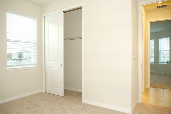 Building Photo - 5514 Banyan Bay Rd