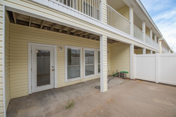 Building Photo - 15110 Leeward Dr