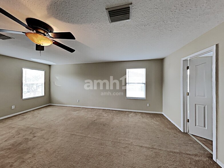 Building Photo - 11114 Golden Silence Dr