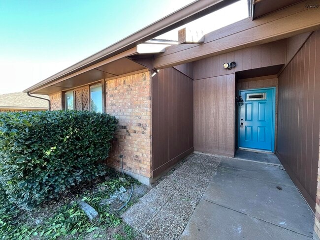 Building Photo - 5417 Pebblestone Dr