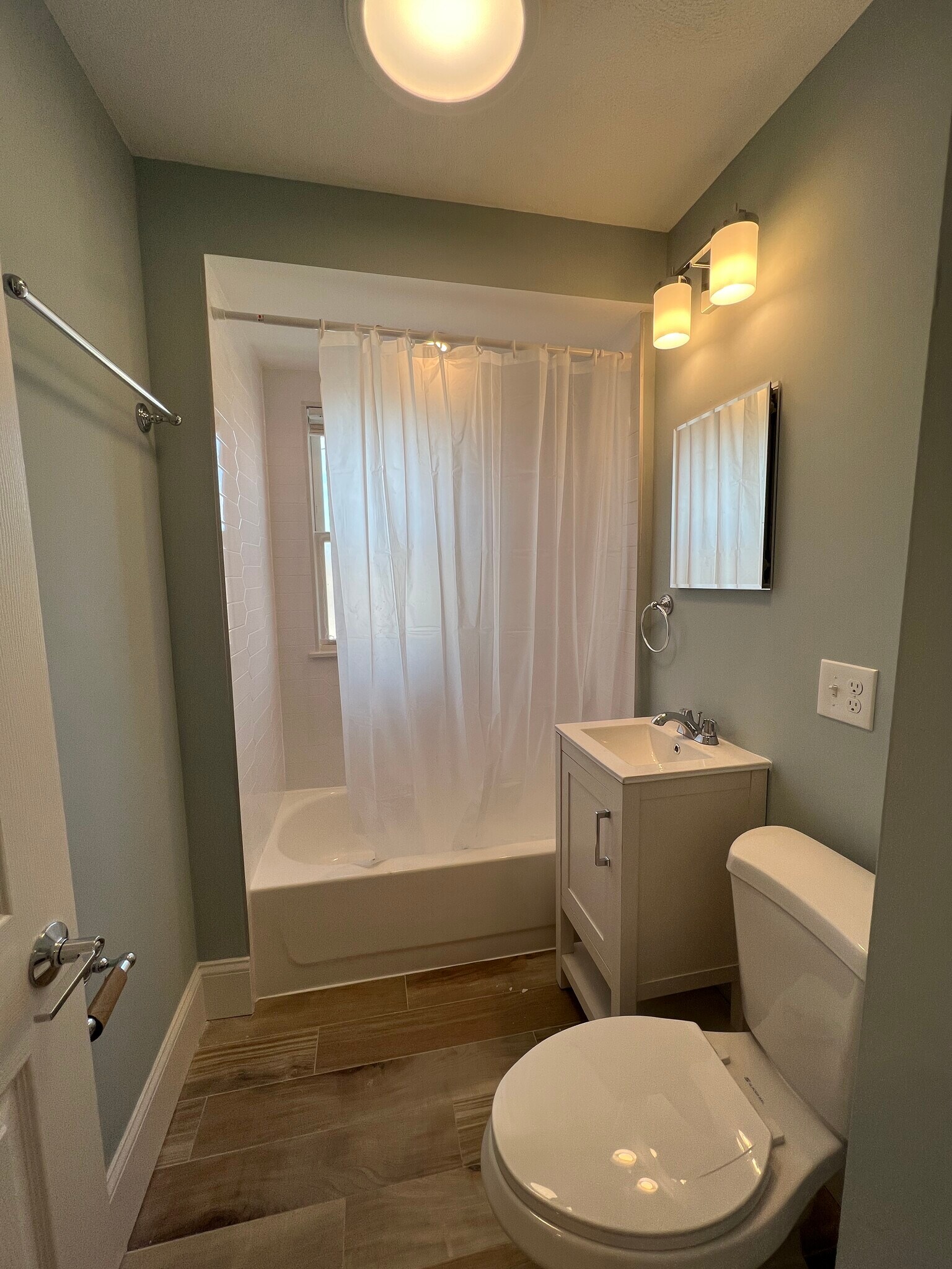 Building Photo - 3 Mossland St