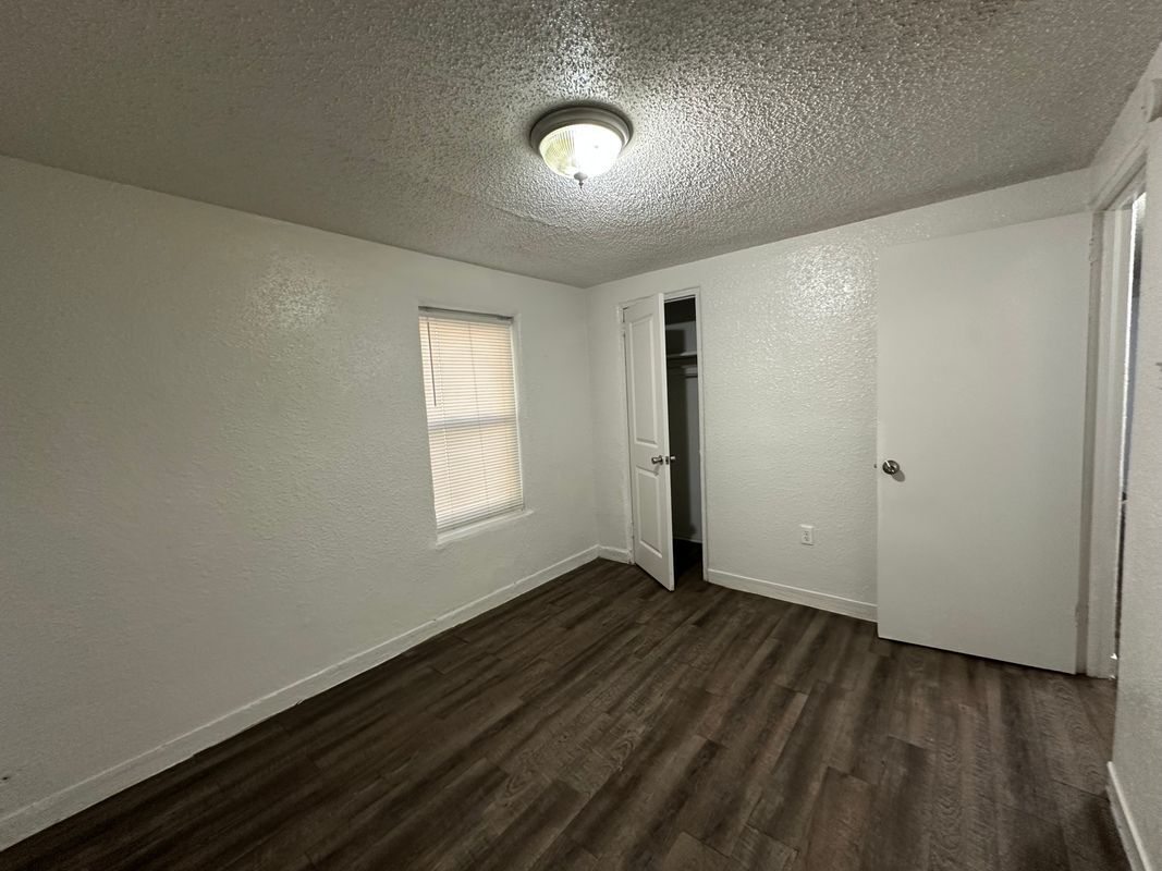 Building Photo - 1629 W 31st St