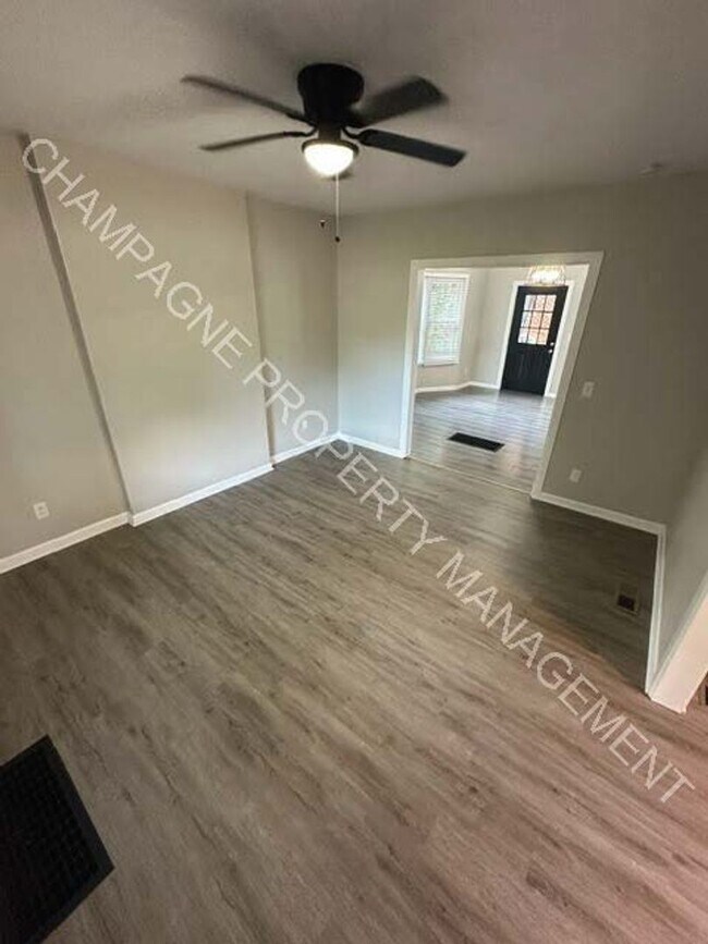 Building Photo - Single Family Home in Kansas City