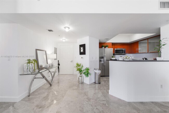 Building Photo - 16699 Collins Ave