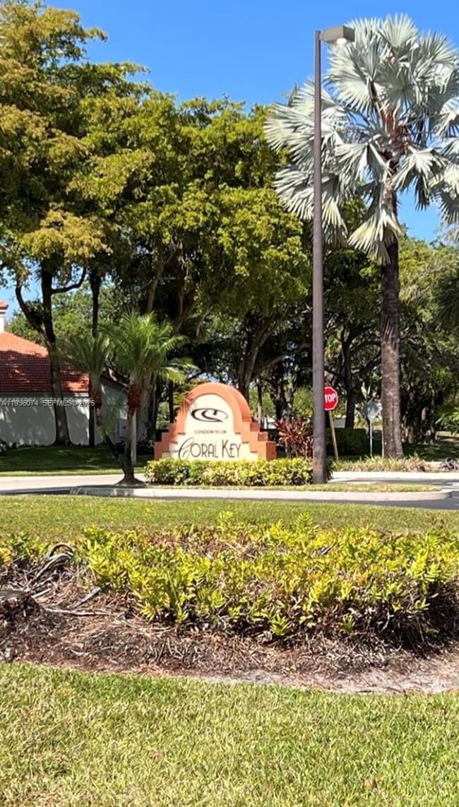 Building Photo - 3350 Pinewalk Dr N