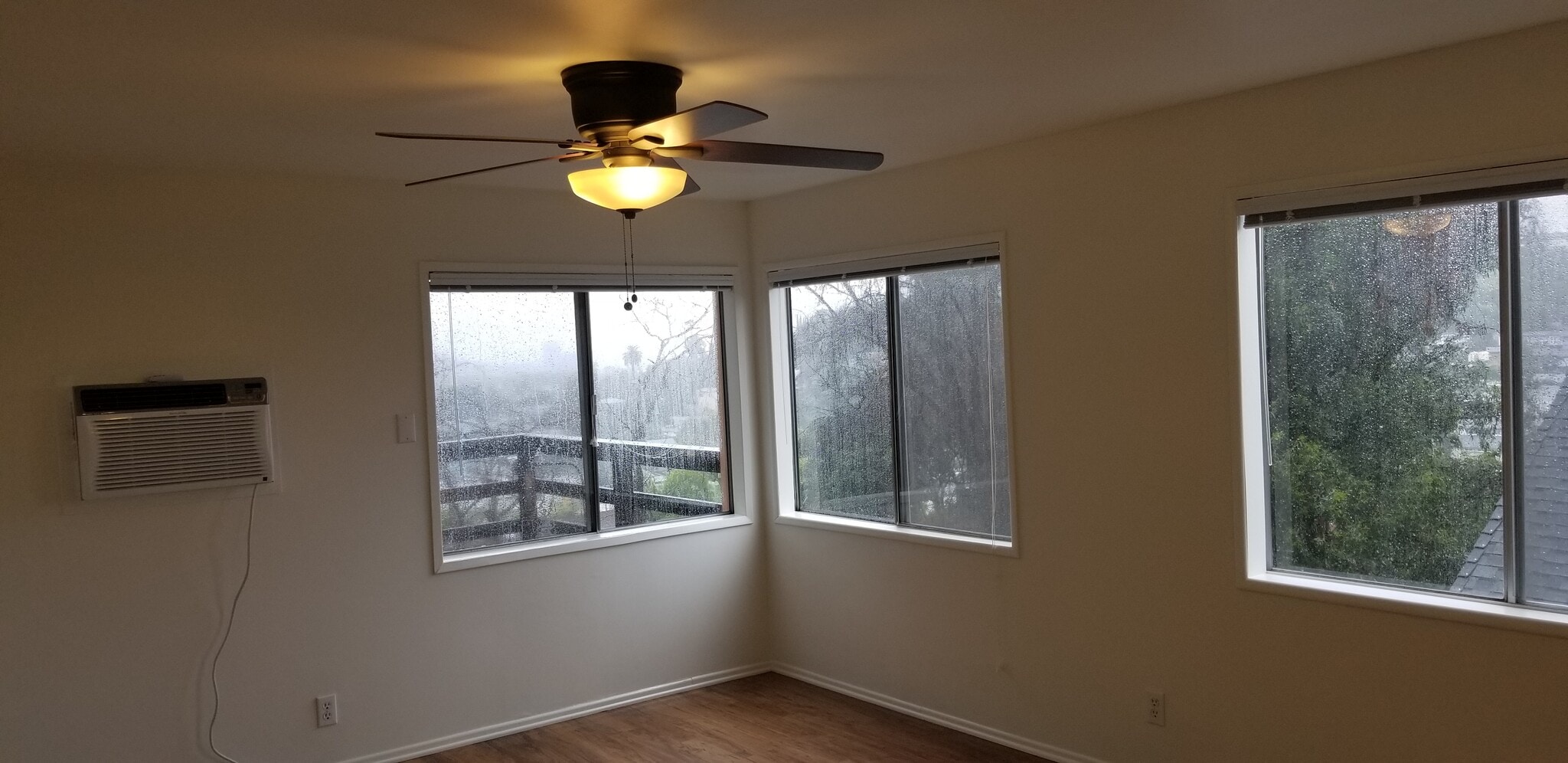 Master Bedroom - 2112 Clifford St