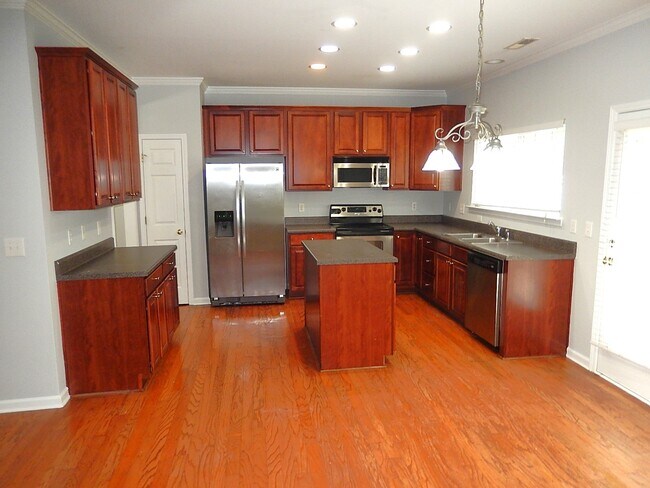 Building Photo - 3335 Archdale Dr