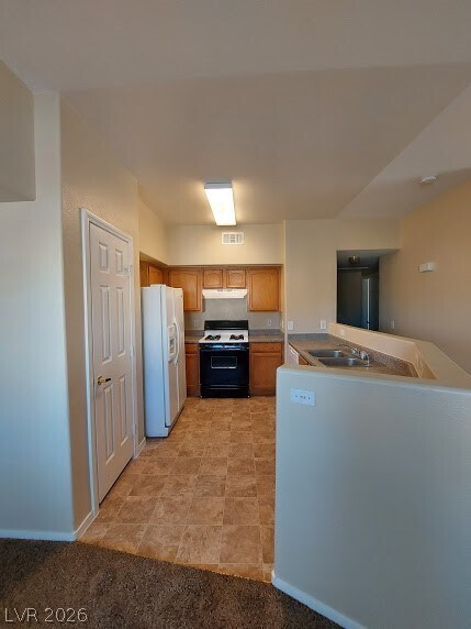 Building Photo - 3400 Cabana Dr