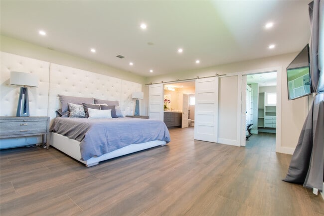 Building Photo - 2275 SW 44th St