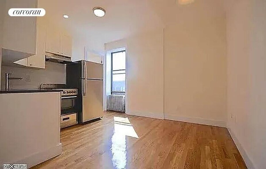 Building Photo - 492 11th St