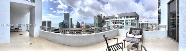 Building Photo - 1060 Brickell Ave