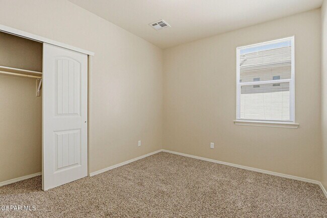 Building Photo - 10624 Hidden Chapel Pl