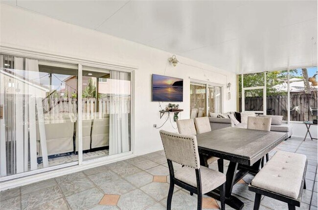 Building Photo - 3385 Seabreeze Ln