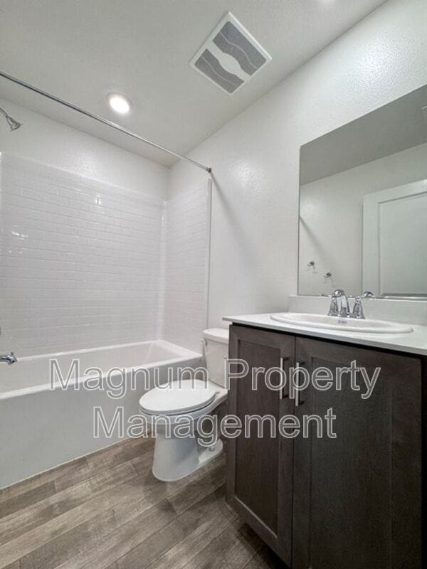 Building Photo - 31343 Autumn Blaze Dr