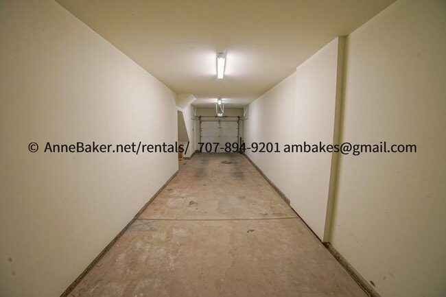Building Photo - Lofty Living in Cloverdale's the Gardens a...