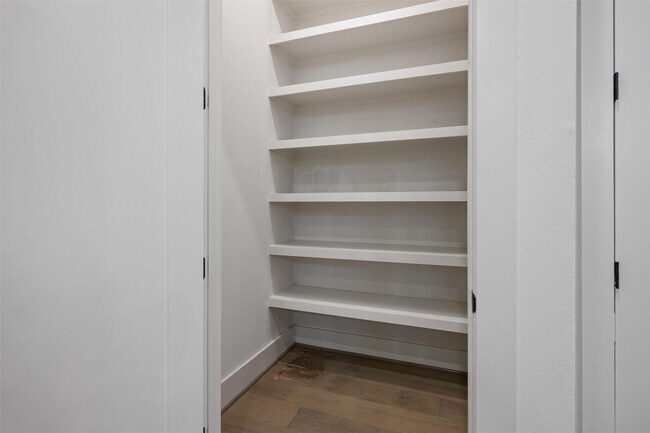 Building Photo - 1136 Adele St