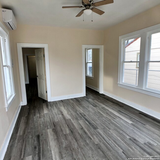 Building Photo - 411 Canton-