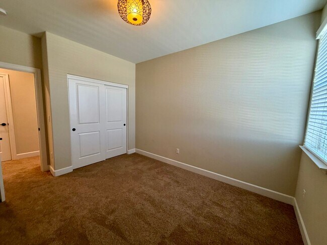 Building Photo - 1991 Wind Ranch Rd