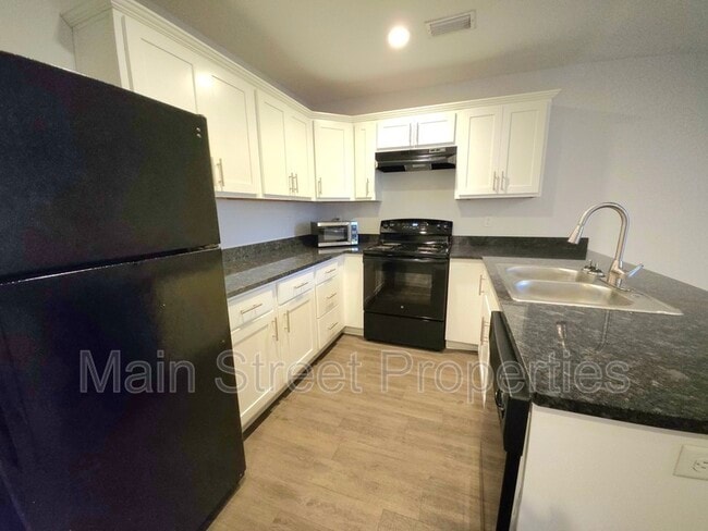 Building Photo - 313 N Navy Blvd