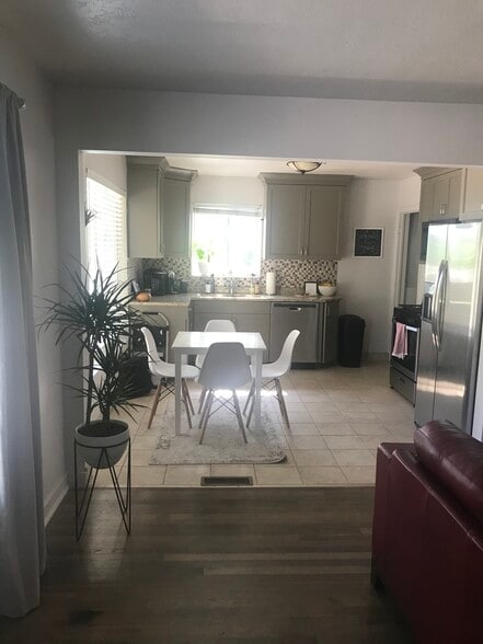 Building Photo - 777 E 1300 S