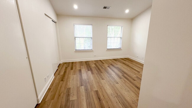 Building Photo - 391 Maidstone Ct