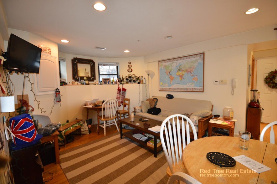 Apt 1 - 1803 Beacon St