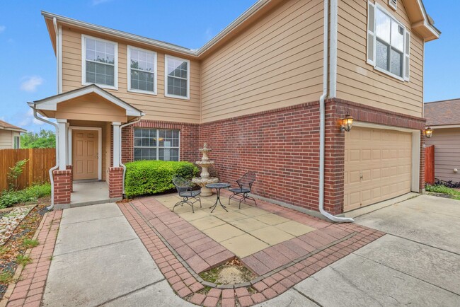 Building Photo - Stylish 3-Bedroom Home with Expansive Pati...