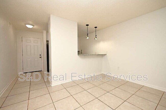 Building Photo - 141 Fernery Rd