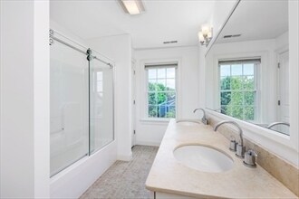 Building Photo - 14 Brattle Ln