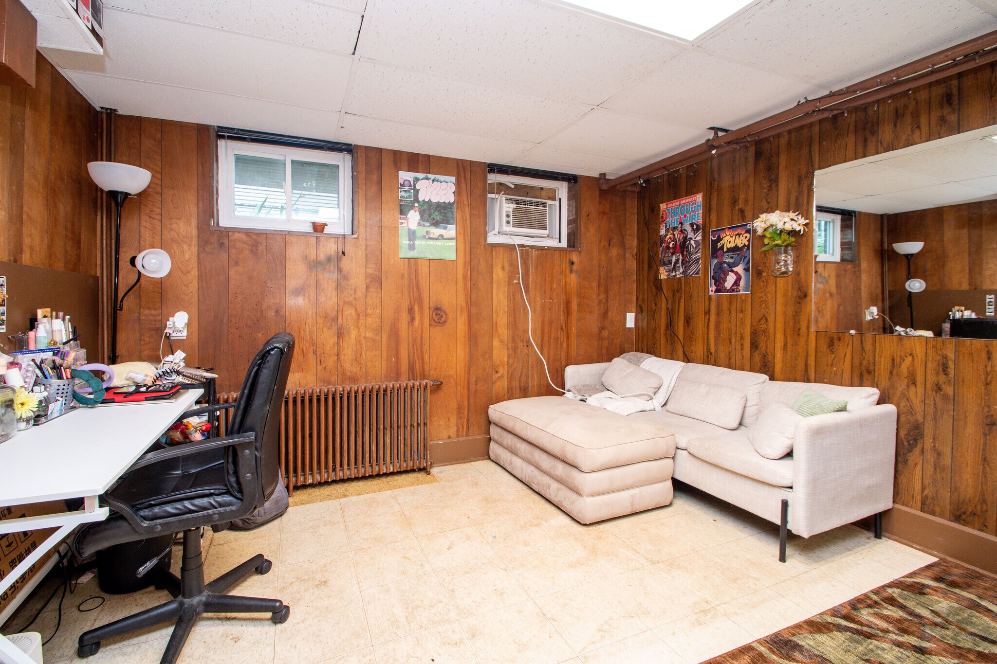 Building Photo - 1411 W Barker Ave