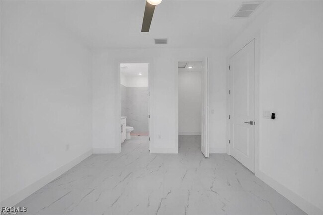 Building Photo - 2416-2418 Xelda Ave N