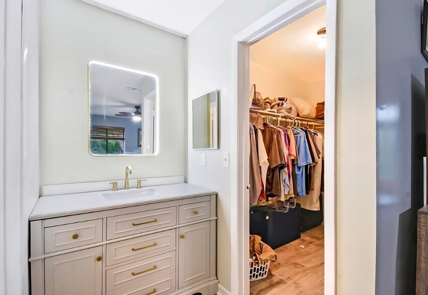 Building Photo - 101 Vista Lagoon Ct