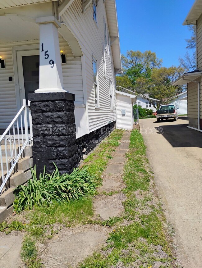 Building Photo - 159 W Locust St