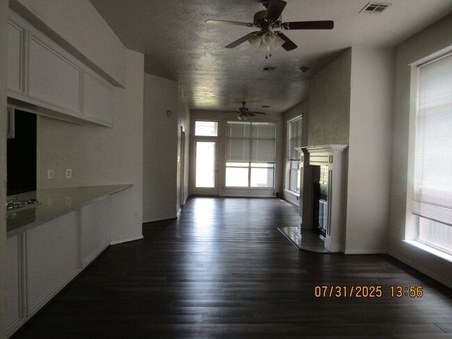 Building Photo - 503 NW Fairway Villa Dr