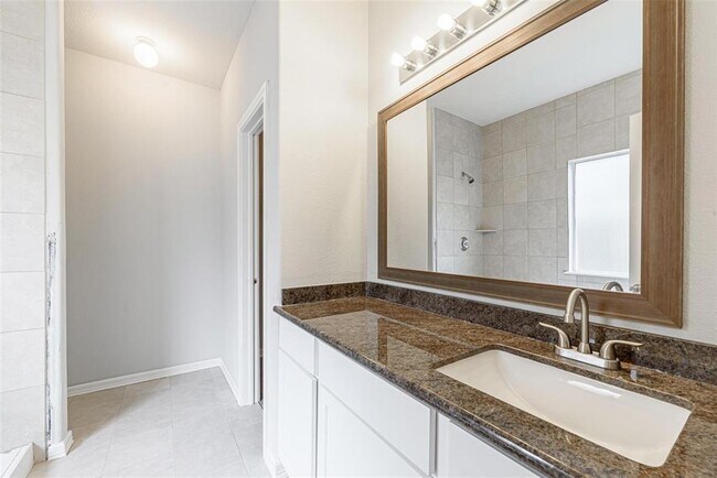 Building Photo - 22439 Highland Point Ln
