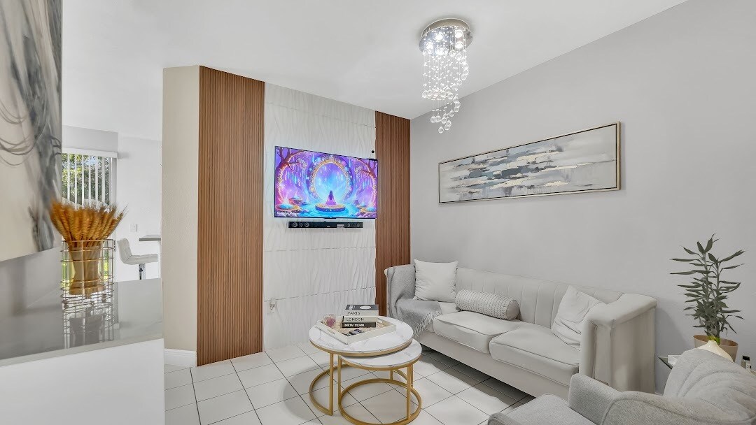 Building Photo - 2342 SE 10th St