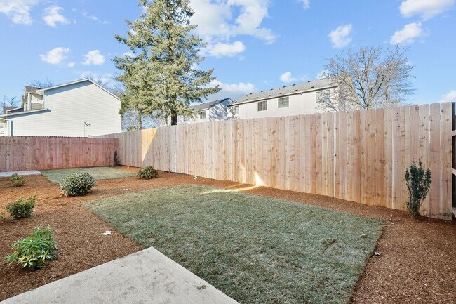 Building Photo - New Build 3 Bed, 1.5 Bath Rental Home in Centennial neighborhood!
