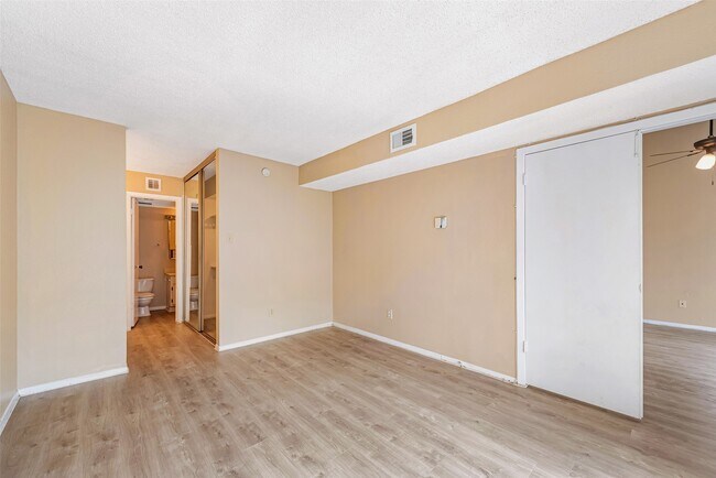 Building Photo - 6315 Cattails Ln