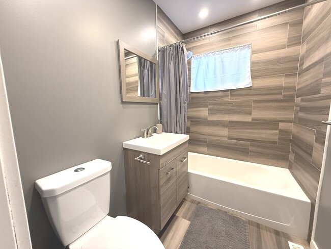 Building Photo - 2106 Tepee Ave