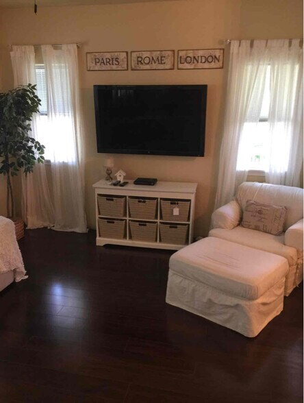 Building Photo - 469 Manawai St