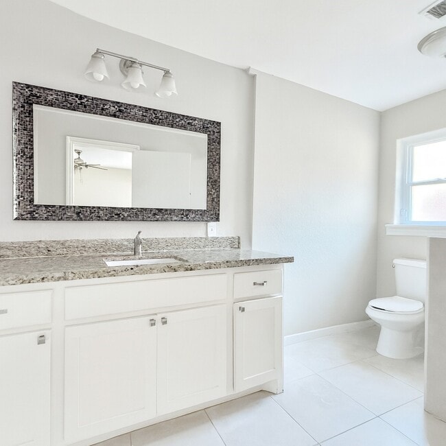 Building Photo - 5807 Silver Frst Dr