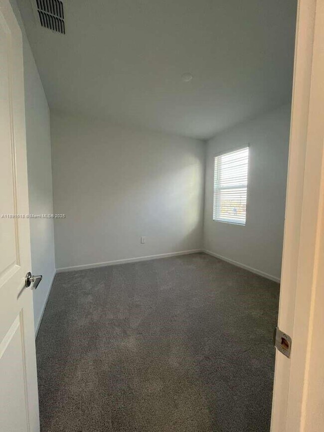 Building Photo - 5984 Zen Wy
