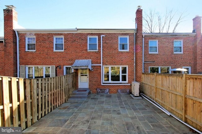 Building Photo - 2942 Landover St