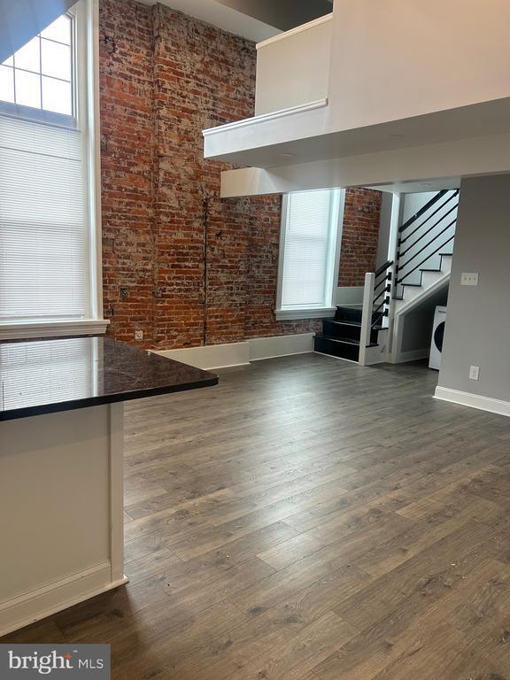 Building Photo - 13 N 4th Ave