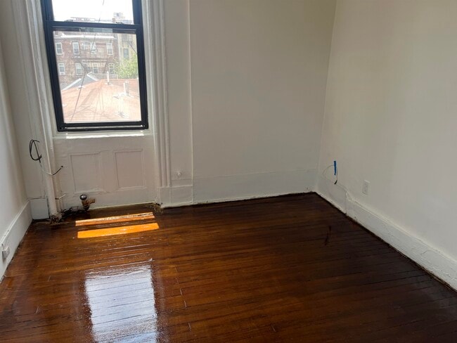 Building Photo - 219 Park Ave