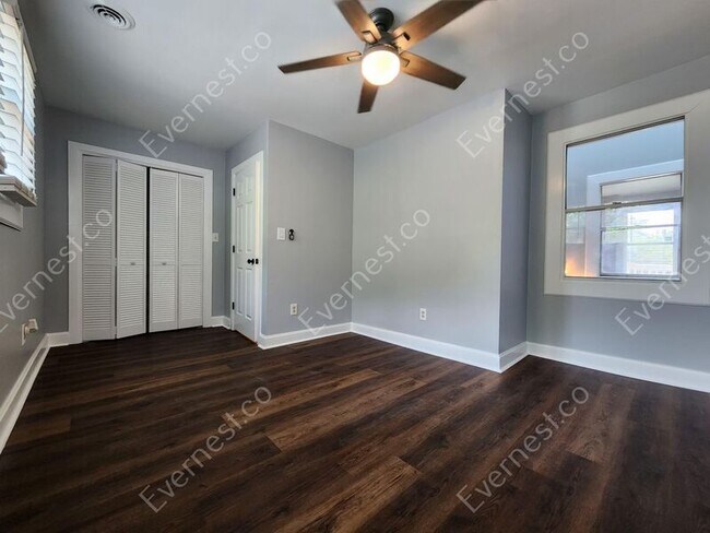 Building Photo - 41 Delta Pl NE